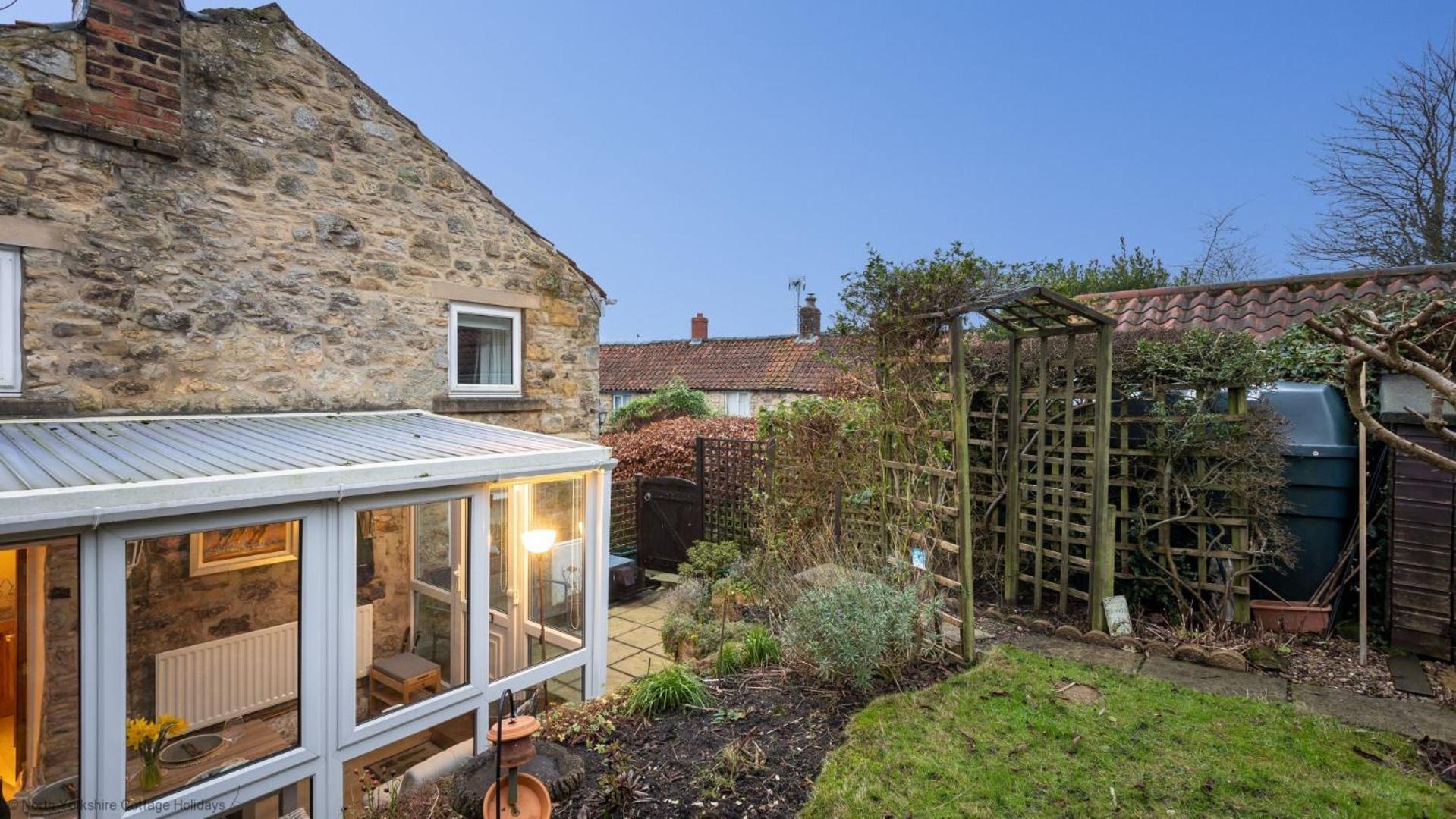 Picturesque Stone Cottage In The Heart Of North Yorkshire Village - Hideaway Cottage Exterior photo