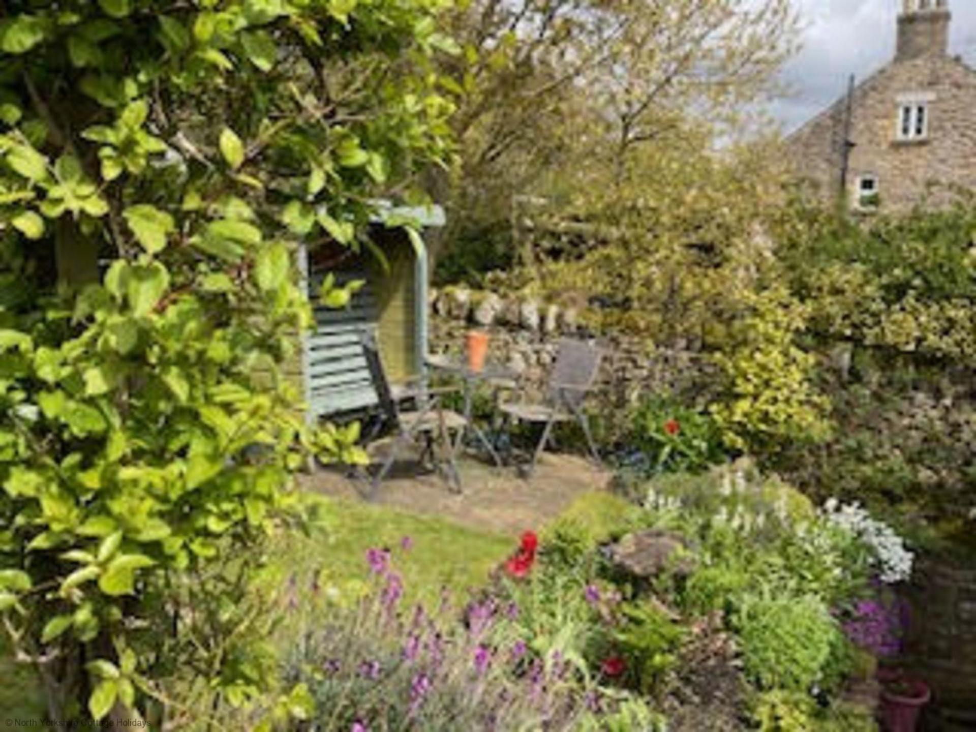 Picturesque Stone Cottage In The Heart Of North Yorkshire Village - Hideaway Cottage Exterior photo